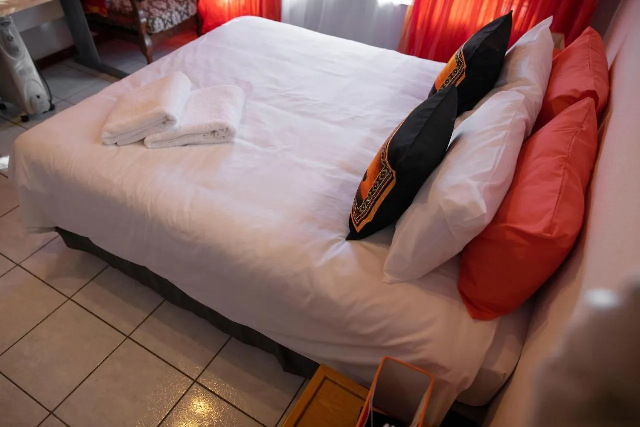 ***** Πανσιόν Lyronne Guesthouse Shuttle And Tours Κέιπ Τάουν Νότια Αφρική